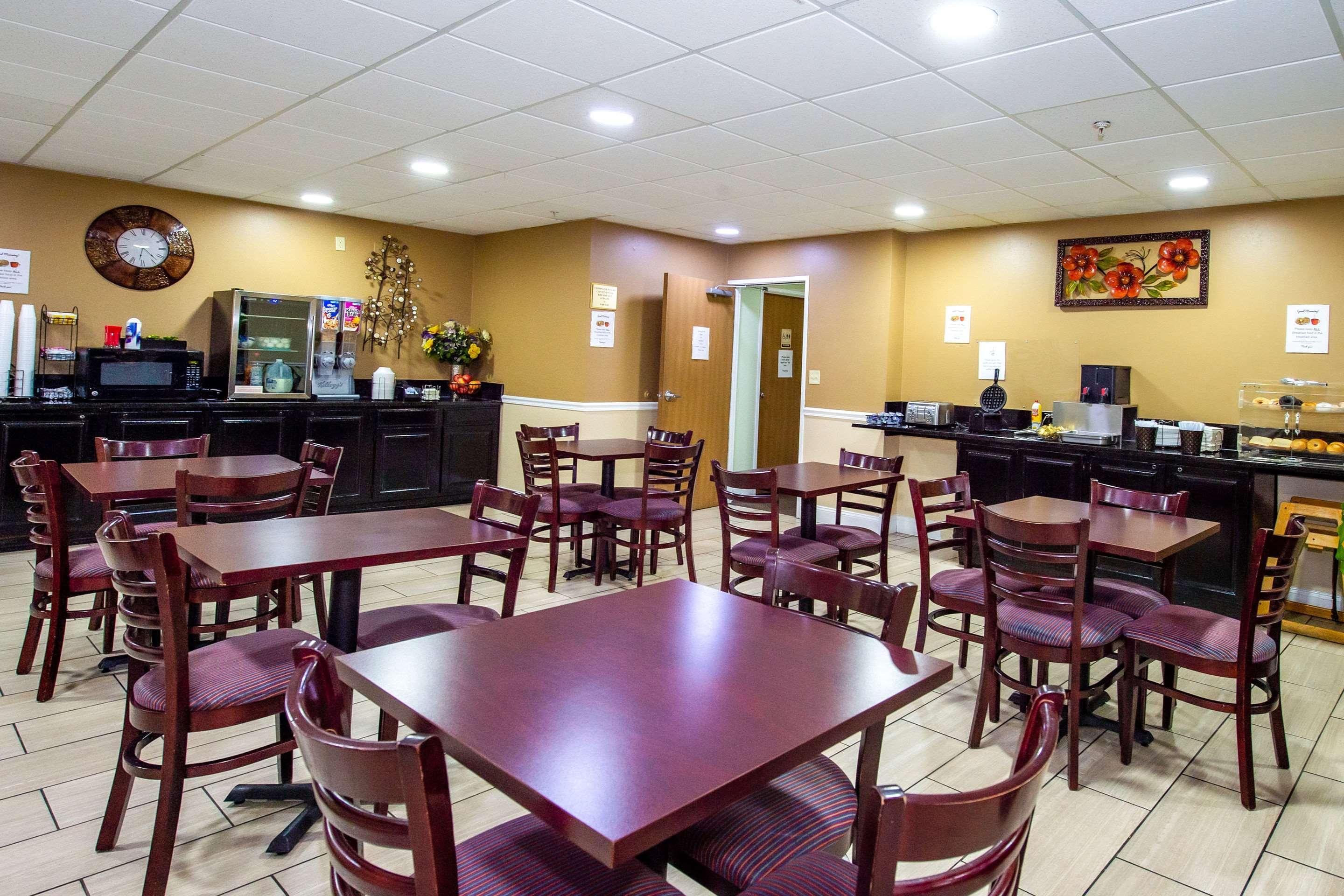 Rodeway Inn Central Colorado Springs Bagian luar foto