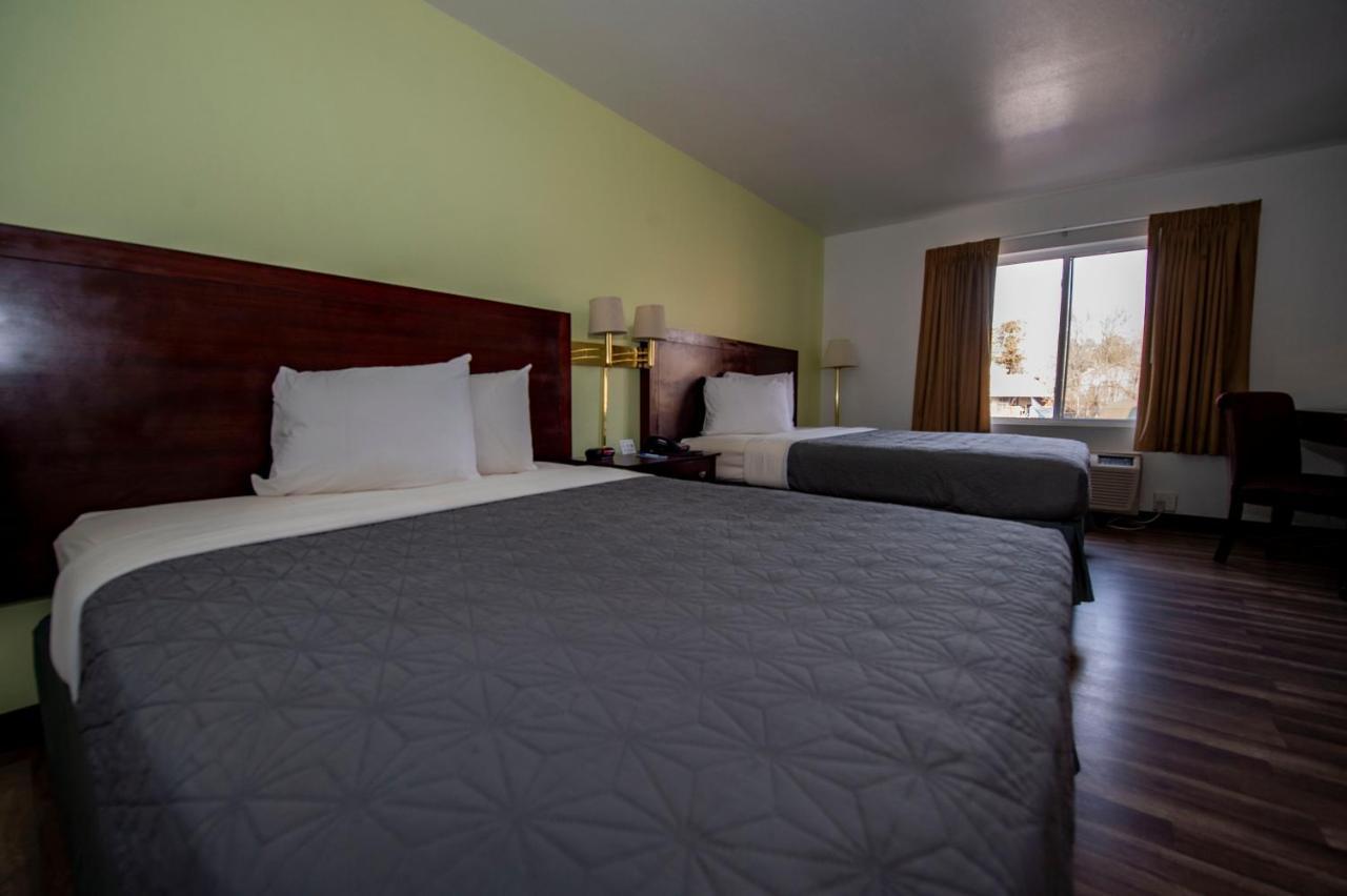 Rodeway Inn Central Colorado Springs Bagian luar foto