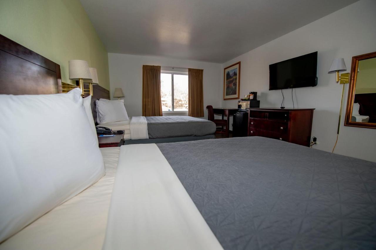 Rodeway Inn Central Colorado Springs Bagian luar foto
